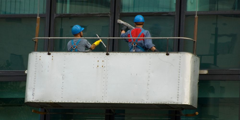 Read more about the article Best Equipment for High-Rise Window Cleaning